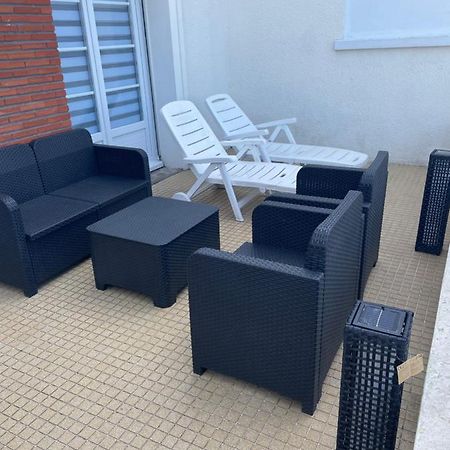 Appart Avec Terrasse Proche Plage - Classe 2 Etoiles Cucq Exterior foto